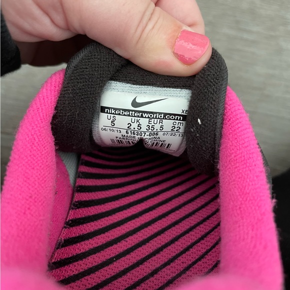 Black leopard print and hot pink Nike Runners - Picture 6 of 7